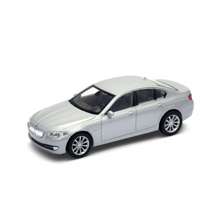 Model auta 1:43 BMW 535i strieborná